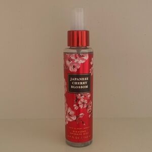 Bath & Body Works Japanese Cherry Blossom Shimmer Mist - Red Floral